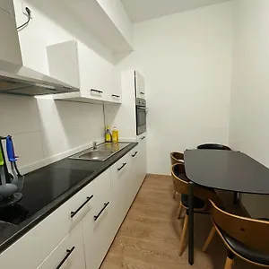 2schlafenzimmer 5betten Montuerwhonung , Düsseldorf Deutschland